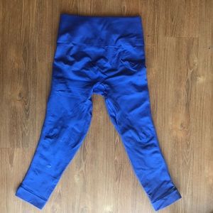 Lululemon compression crop tights